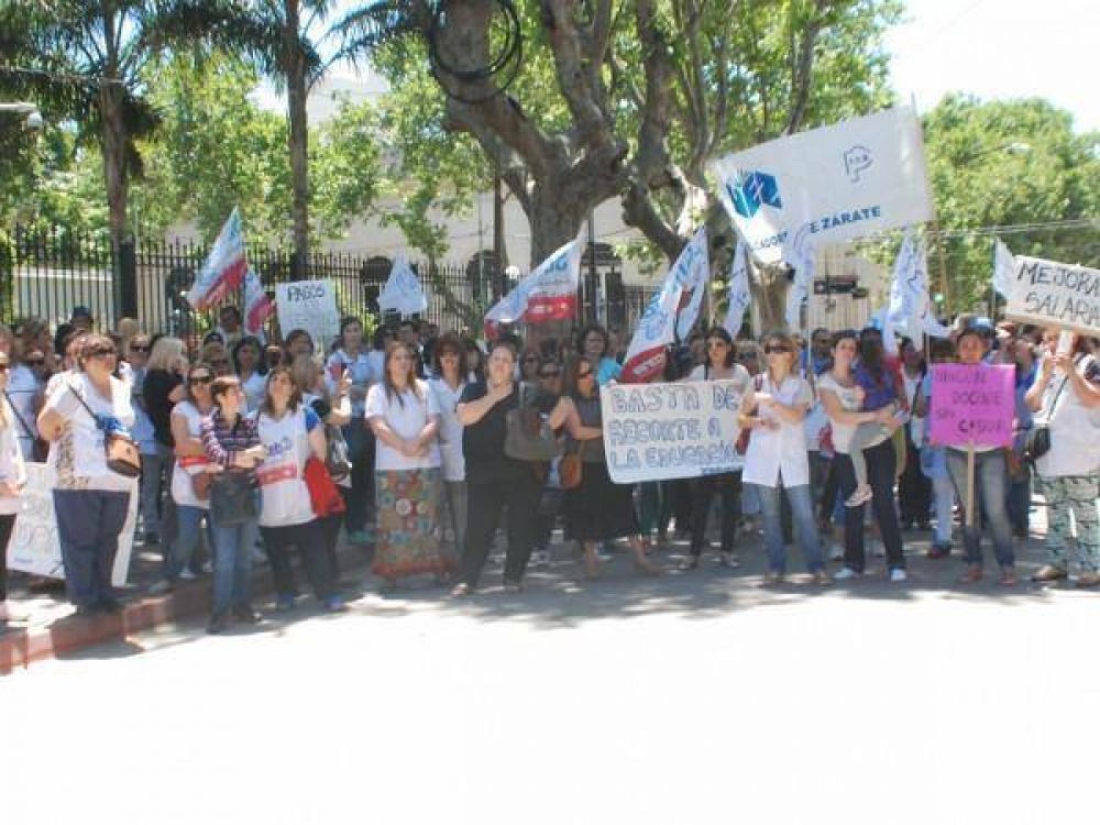El Frente Docente se manifest� en Plaza Mitre y se movilizar�