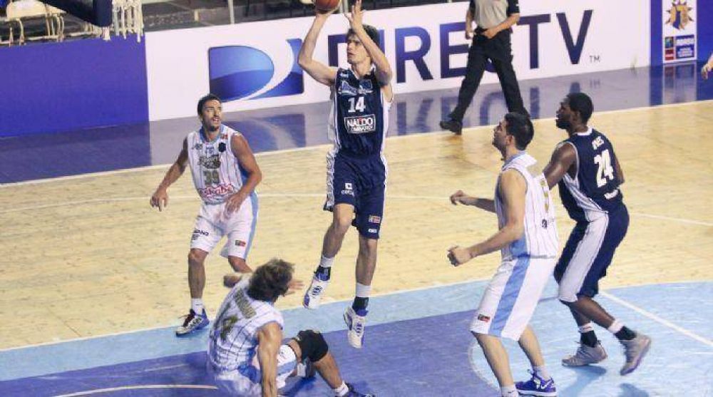 Pe�arol derrot� a Argentino