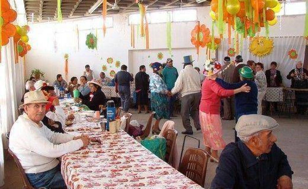 Provincia pagar� la semana pr�xima 6 meses de deuda de Ni�ez y Ancianidad