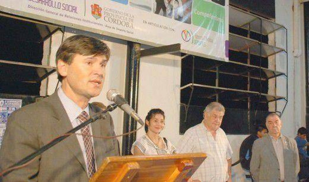 Passerini buscar� la foto con el Papa como bendici�n para futura candidatura