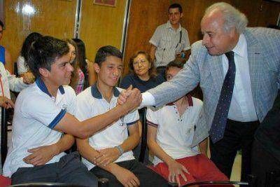 Capital: Distinguieron a deportistas que participaron en los juegos Evita 2013