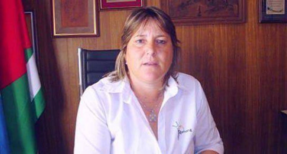 Sandra Passarino don� su sueldo a la comunidad