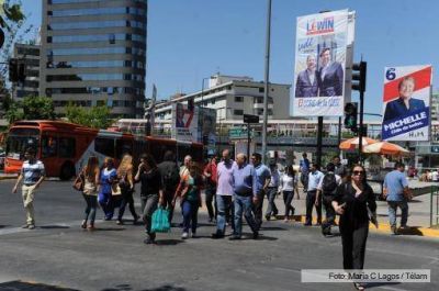 Color, msica y llamados al voto en cierres de campaa en Chile