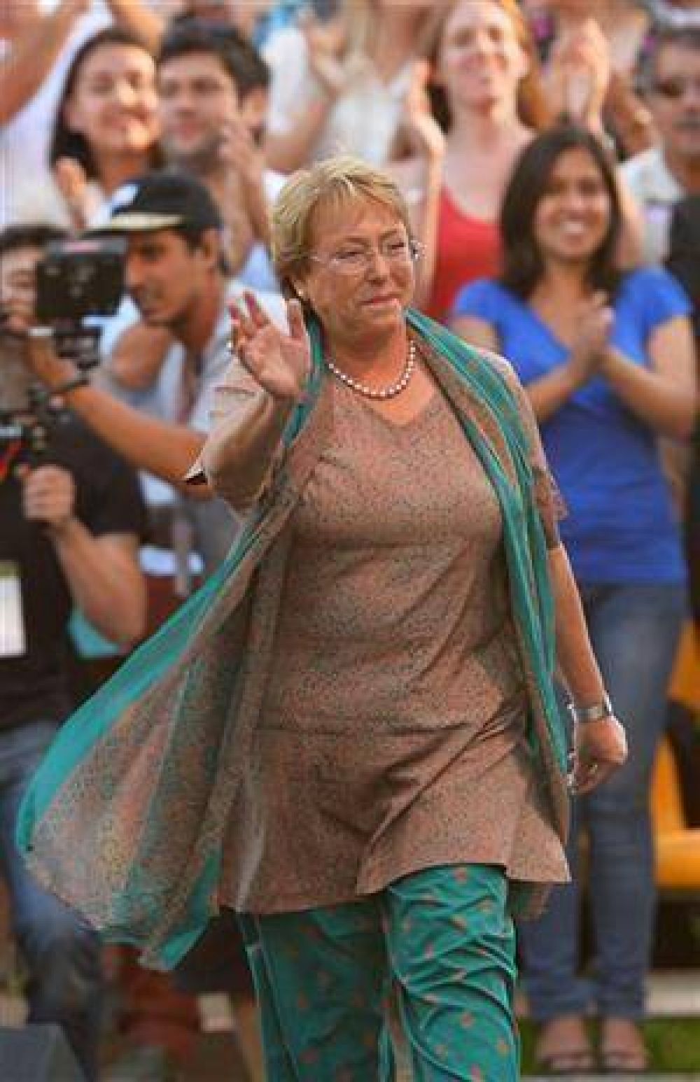 Bachelet, confiada en un triunfo holgado en primera vuelta