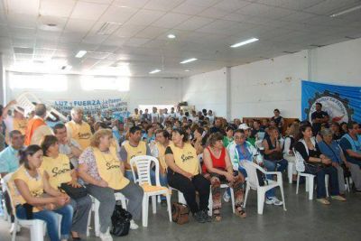 La Intersindical pidi� una reuni�n y le dio plazo de una semana al gobernador Jorge