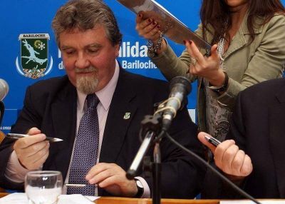 Los motivos de la postergaci�n del juicio por Arbos
