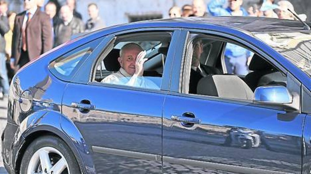 Informal y sin pompa, el Papa visit� al presidente de Italia