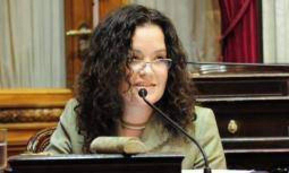 Tere Luna rechaza a Scioli o Massa como reemplazante de CFK