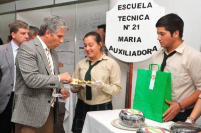 El Gobierno entreg� aportes a 27 escuelas t�cnicas puntanas