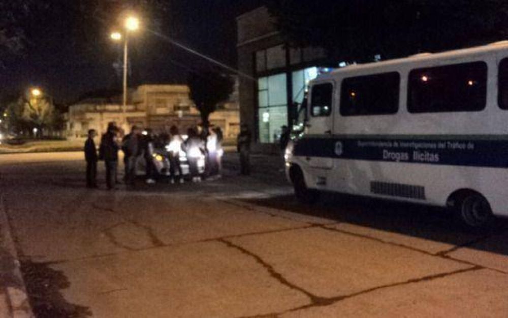 Desbaratan banda de travestis que vend�a coca�na