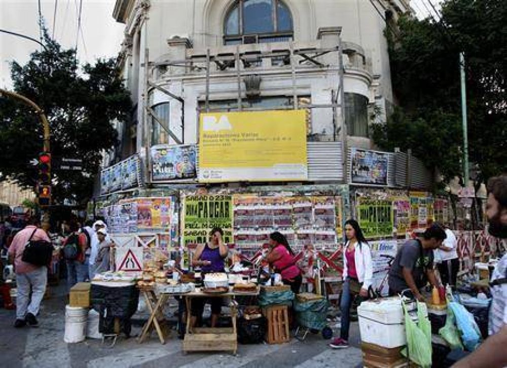 Crece una "Saladita" en la vereda de la que fue la escuela shopping