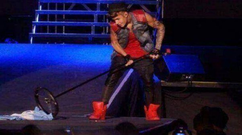 Buscan declarar persona no grata en Argentina a Justin Bieber