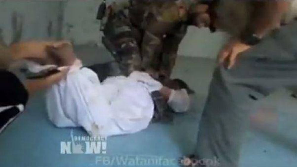 Acusan a militares por la tortura a un prisionero afgano