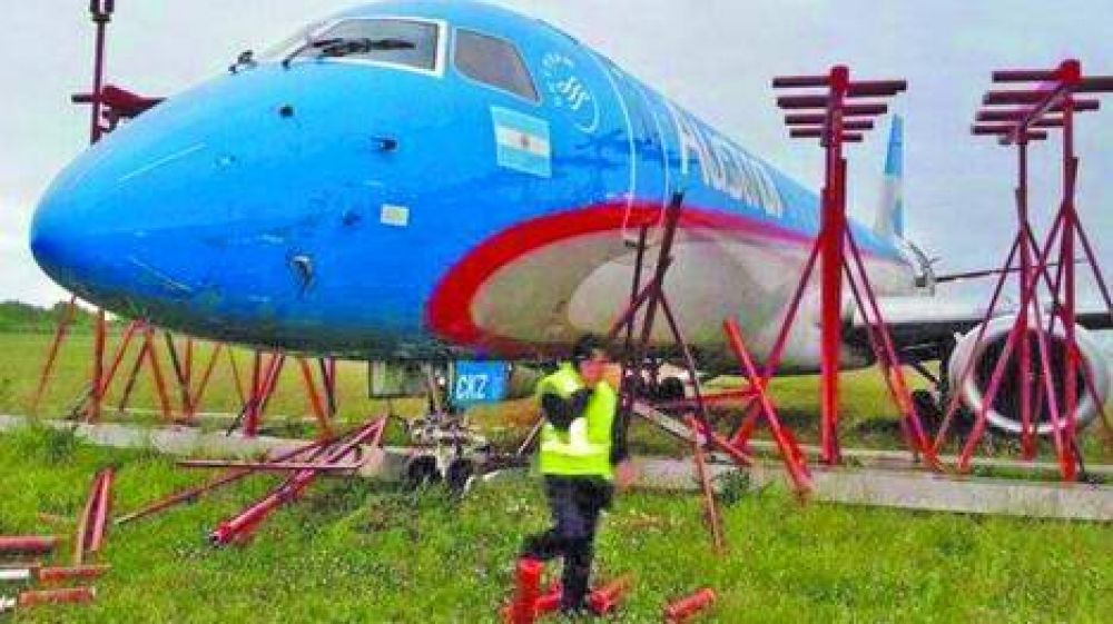 Despiste y susto en un avi�n de Austral con 101 personas a bordo