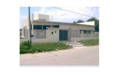 Roban jard�n y v�ndalos meten vidrio molido dentro del pan de los ni�os