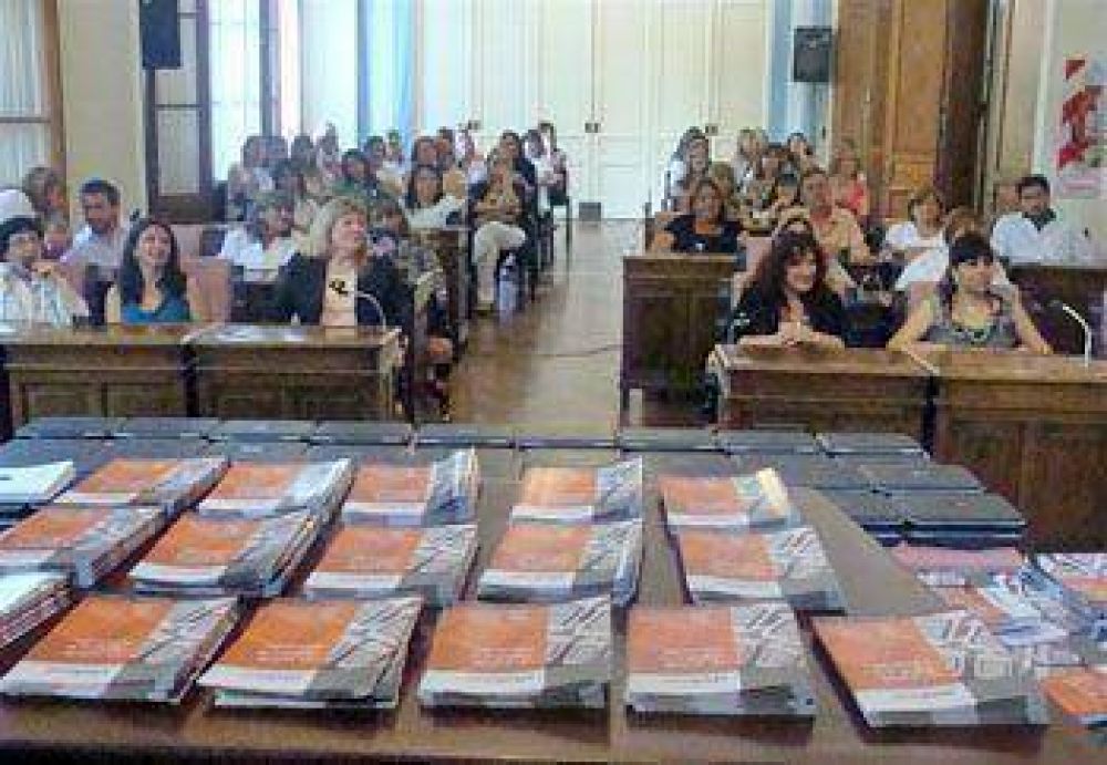 El Centro de Estudios Federales capacit� a docentes de Clickear