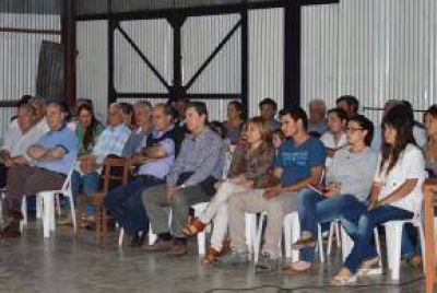 Fue presentado en Ariel el anteproyecto de tendido el�ctrico para la localidad