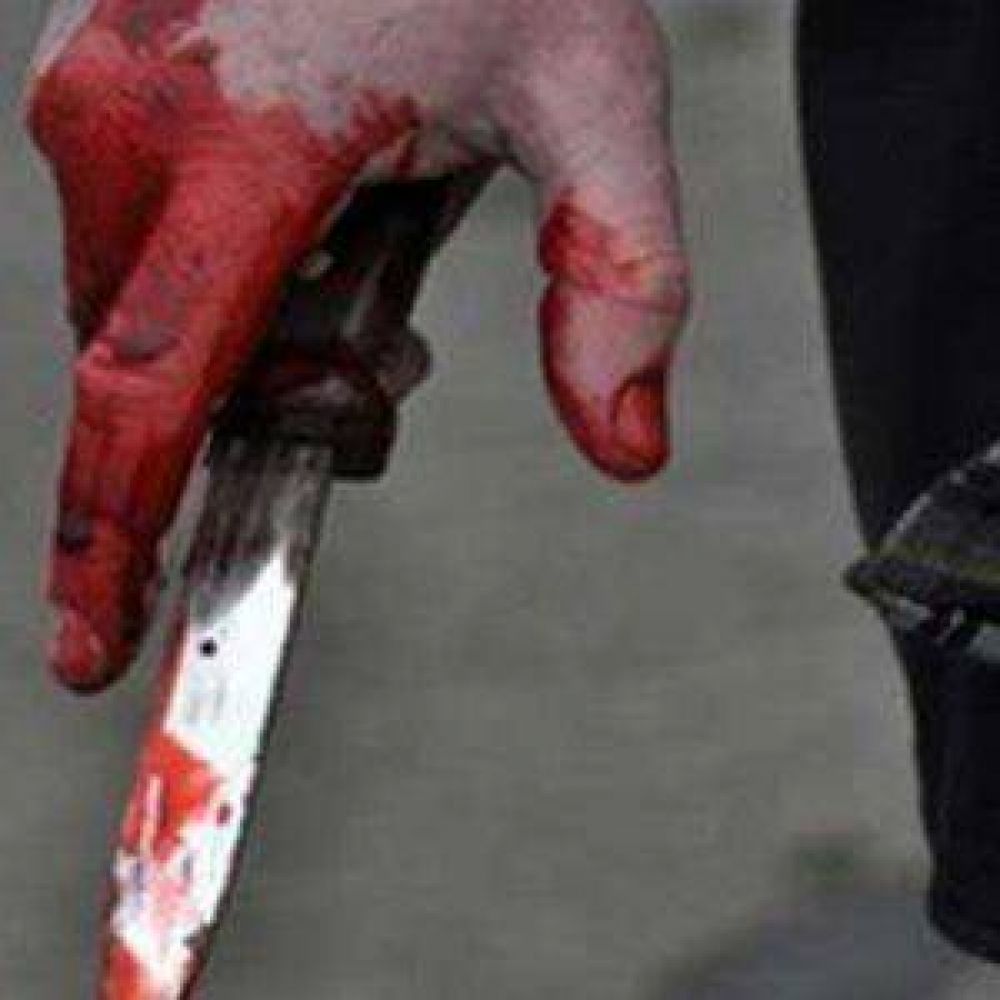 Con prisi�n domiciliaria atac� al padre con un cuchillo