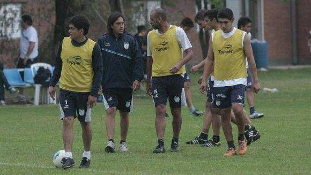 Erroz integra a todos pero ya defini� los once titulares