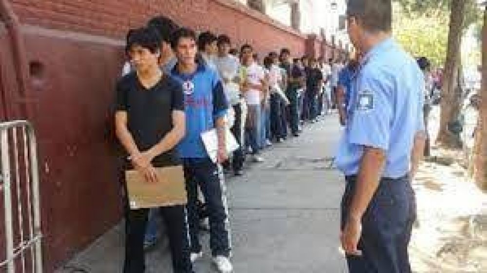 Suman m�s de 4.000 los inscriptos para ingresar en la Polic�a 