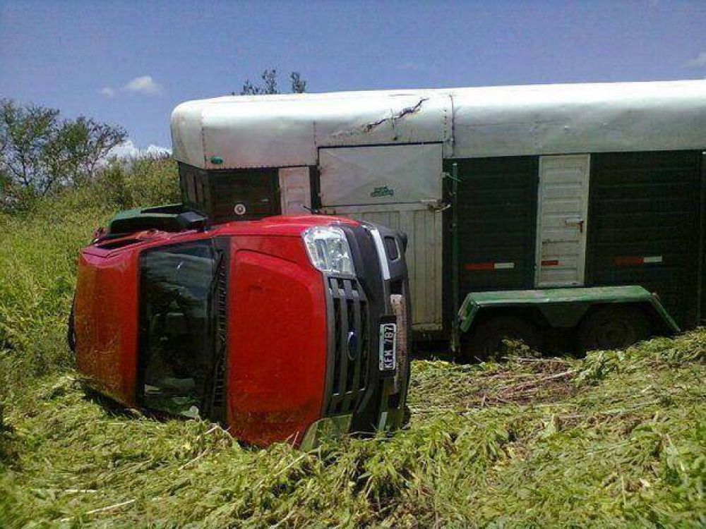 Volc� una camioneta en la Ruta Provincial N� 20