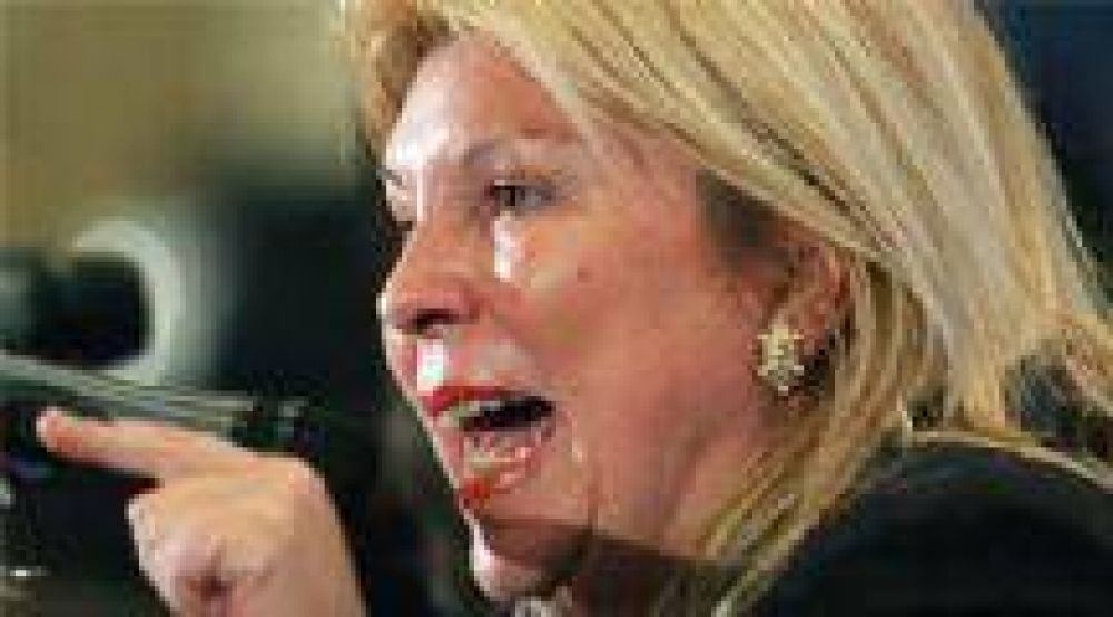 Elisa Carri� volvi� a relacionar a Roberto Romero con el narcotr�fico en el norte