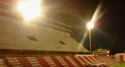 Uni�n prob� la iluminaci�n del estadio