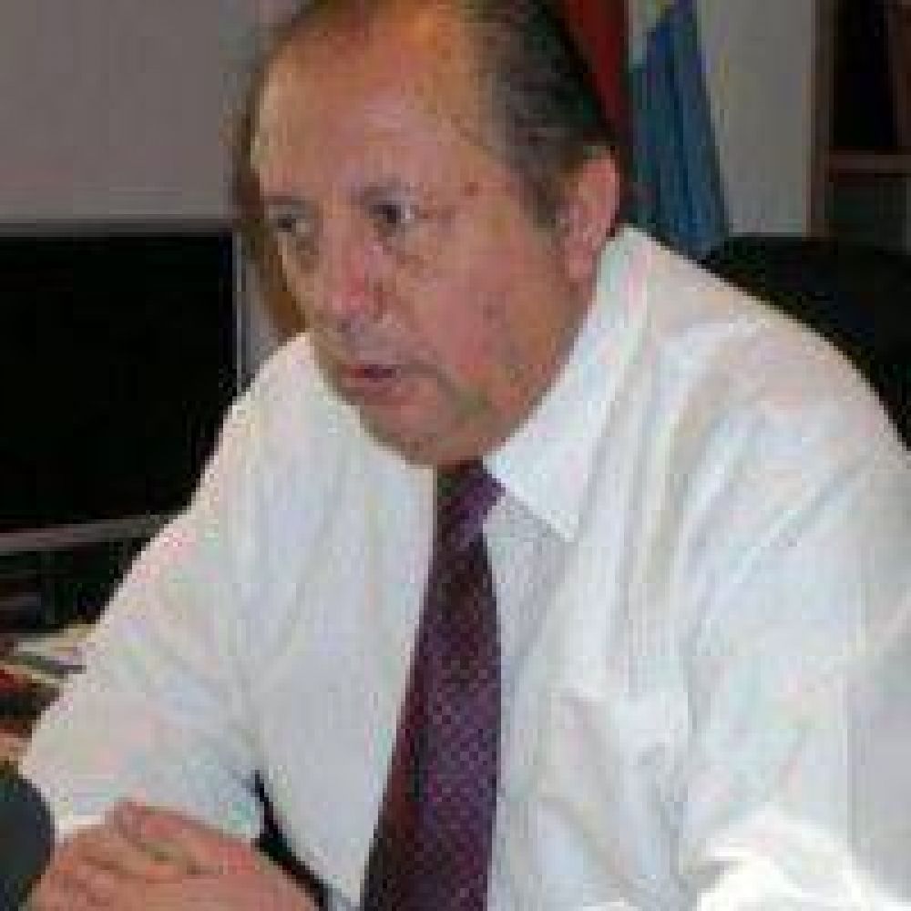 UCR: Troncoso lanz� su corriente interna