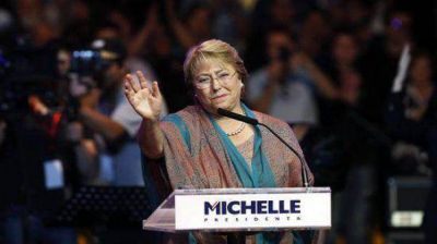 Con Bachelet como favorita, Chile elige nuevo presidente