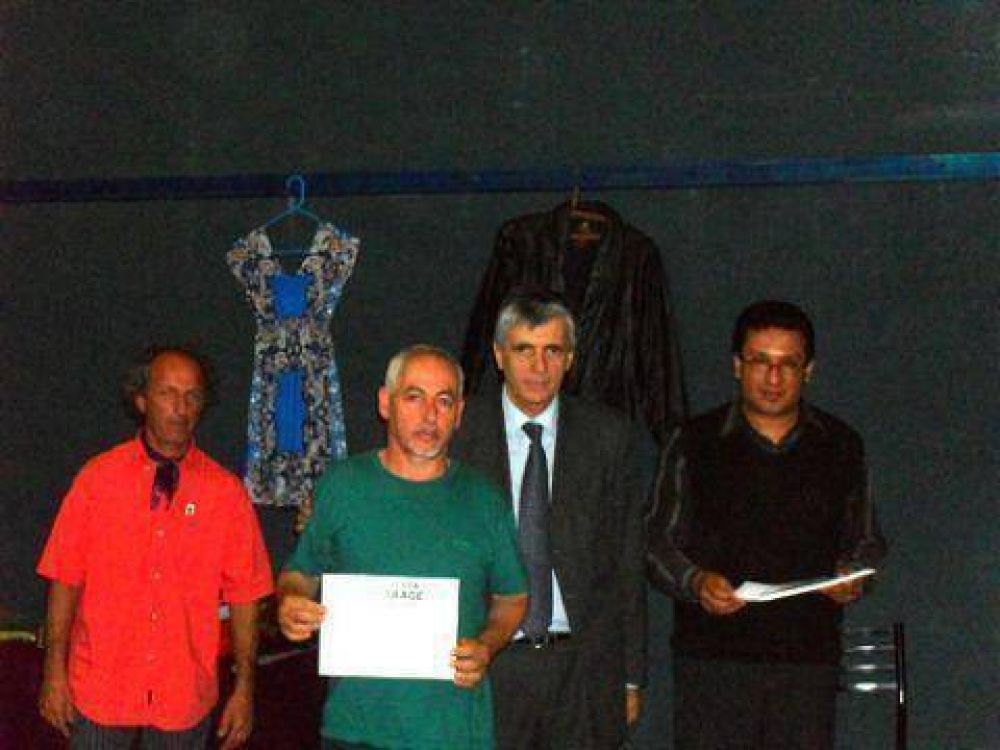 Todo listo para la venta de garaje solidaria