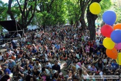 Miles de personas disfrutaron del Festival de los Chicos Mar�a Elena Walsh en el Ecunhi