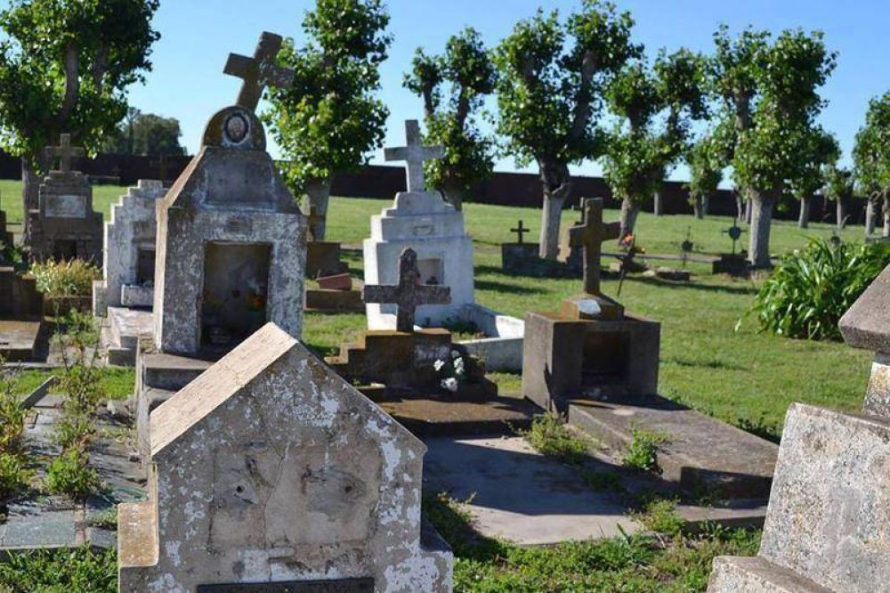 Vecinos preocupados por destrozos en el cementerio de Espigas