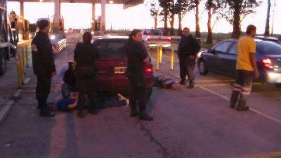 Dos detenidos en procedimiento anti-droga en Saladillo
