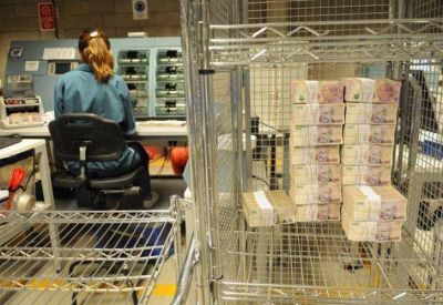 Los billetes valen menos, ocupan m�s lugar y nace una �log�stica monetaria�