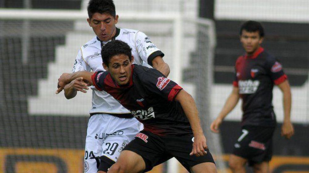 Boca 'arregl�' el problema financiero en Col�n a cambio de tener prioridad con sus juveniles