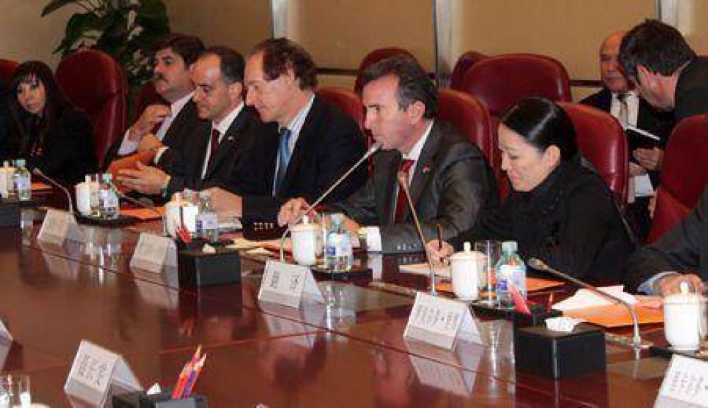 El Banco ICBC de China acord� con Mendoza la promoci�n de vinos