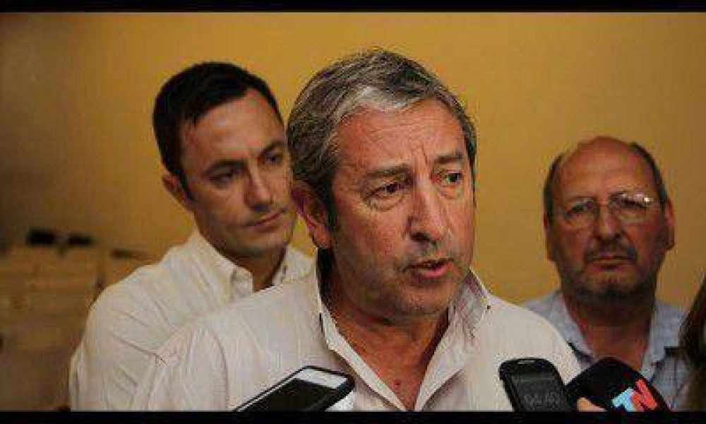 Cobos compar� a la conducci�n de la UCR con el kirchnerismo por la "concentraci�n del poder"