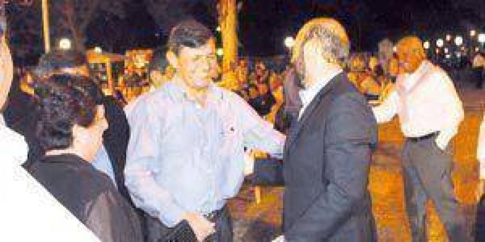 Insfr�n en la cena por aniversario de la Polic�a