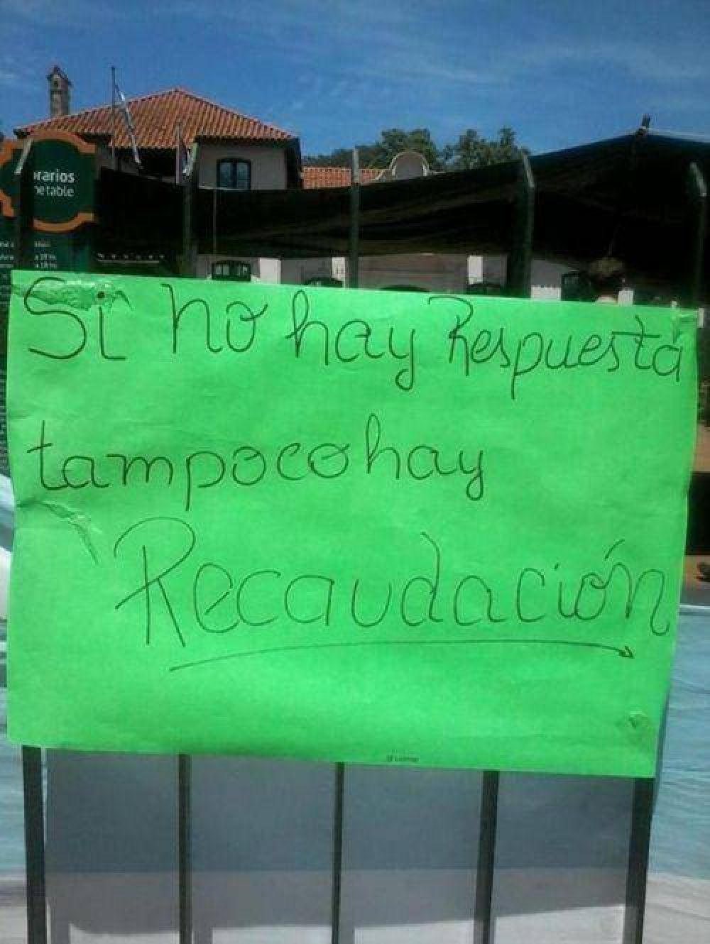Contin�a la protesta de trabajadores de las Ruinas de San Ignacio