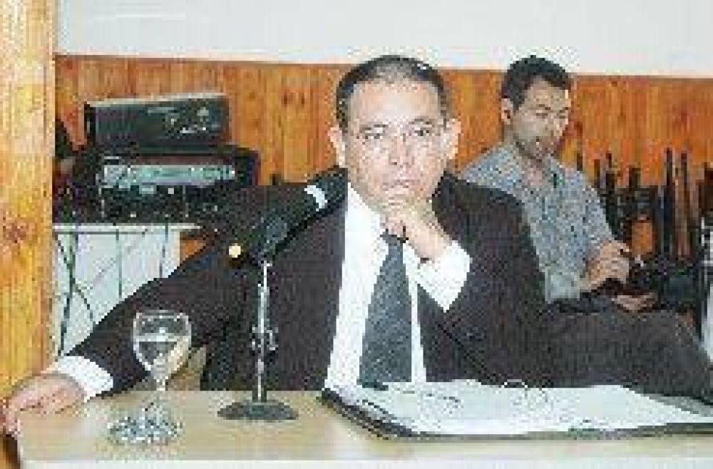 Proyecto propone subastar los autos del corral�n municipal