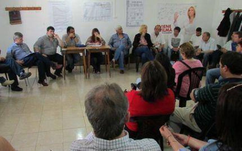 Reuni�n seccional de la Uni�n C�vica Radical en Mar del Plata