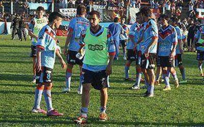 El Tricolor fue goleado en su visita a C�rdoba