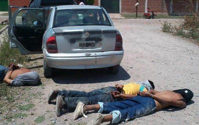 Malvivientes presos cuando quer�an vender auto robado