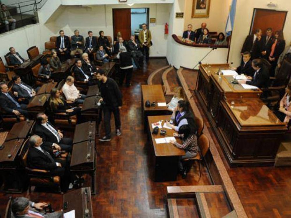 Cumbre en el Concejo para discutir sobre el servicio y futura restatizaci�n del gas