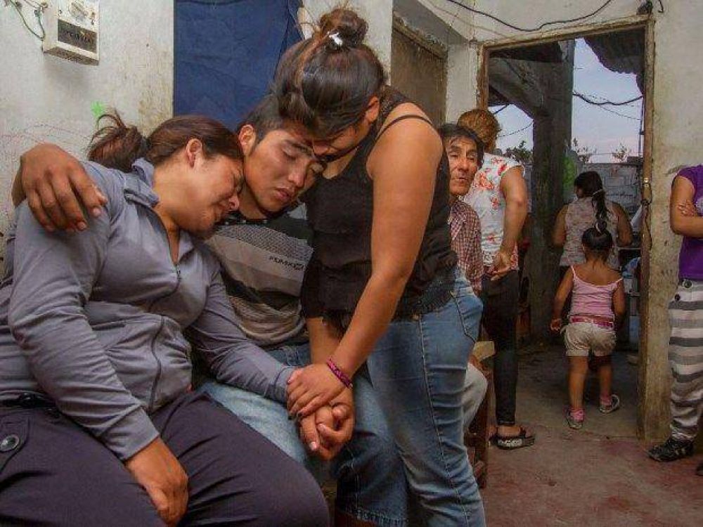 Extra�a muerte de un hombre en un operativo policial en barrio Sarmiento