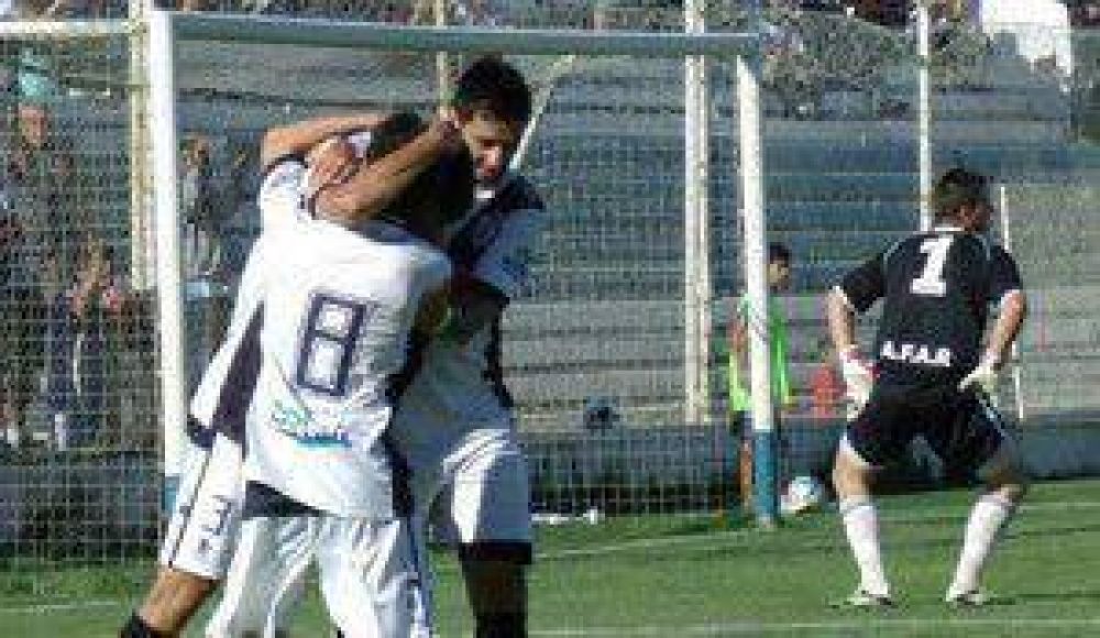 Guillermo Brown sufri�, pero gan� y es escolta