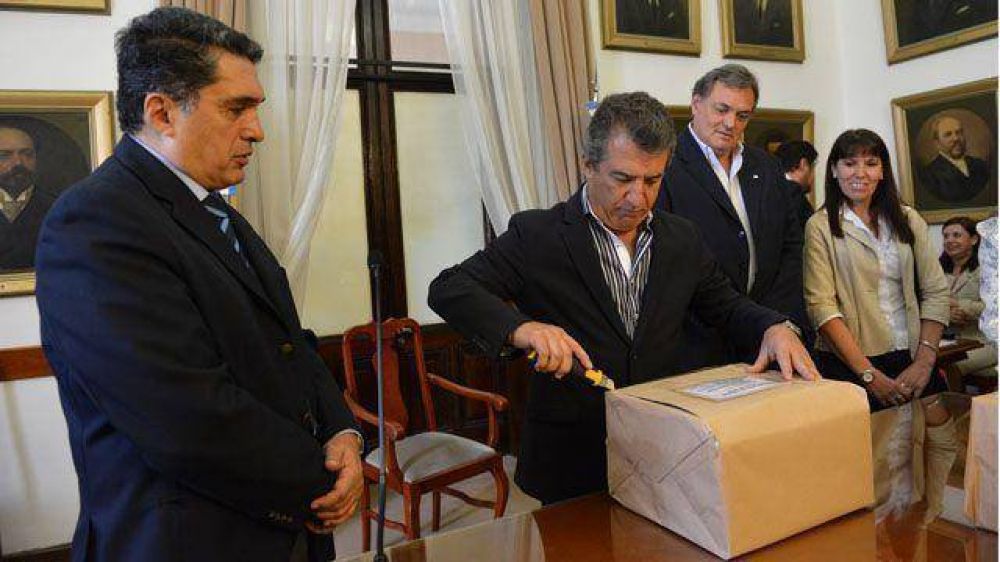 Diez ofertas en la licitaci�n para la electrificaci�n rural  