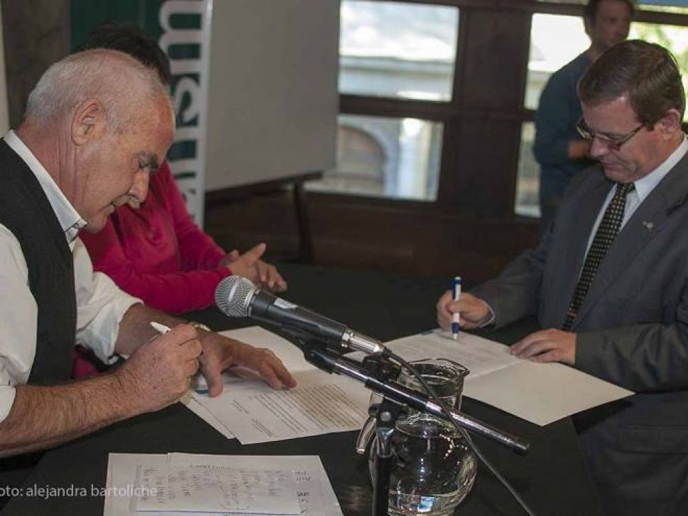 Firmaron convenio para comenzar a construir la planta de reciclaje