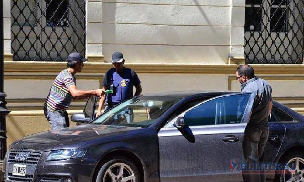 Detuvieron a seis personas por robo a concesionaria