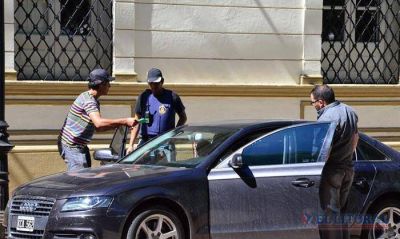 Detuvieron a seis personas por robo a concesionaria